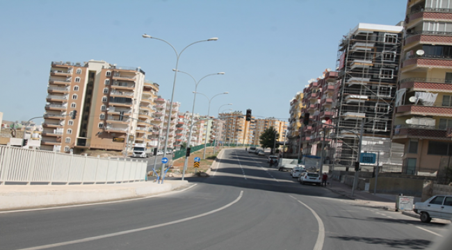 Urfa'da Sokak ve caddeler boş kaldı